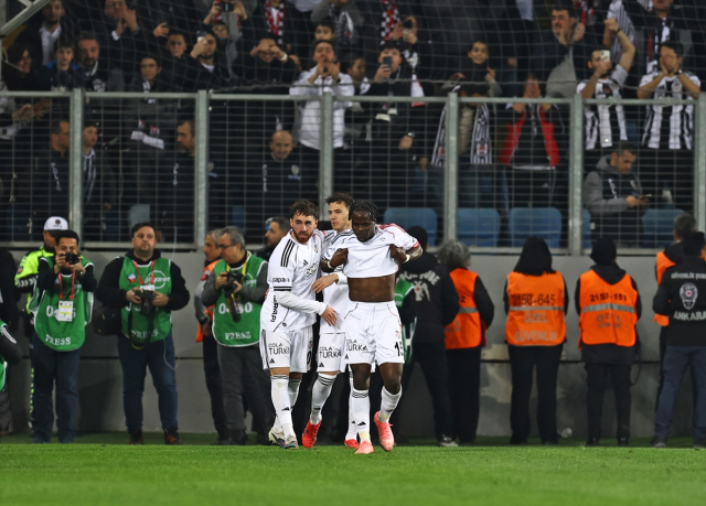 Beşiktaş, 10 kişi kalan rakibi karşısında sürprize izin vermedi
