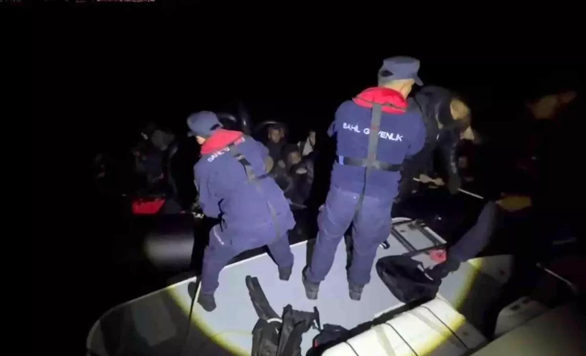 Çeşme\'de 34 Düzensiz Göçmen Yakalandı