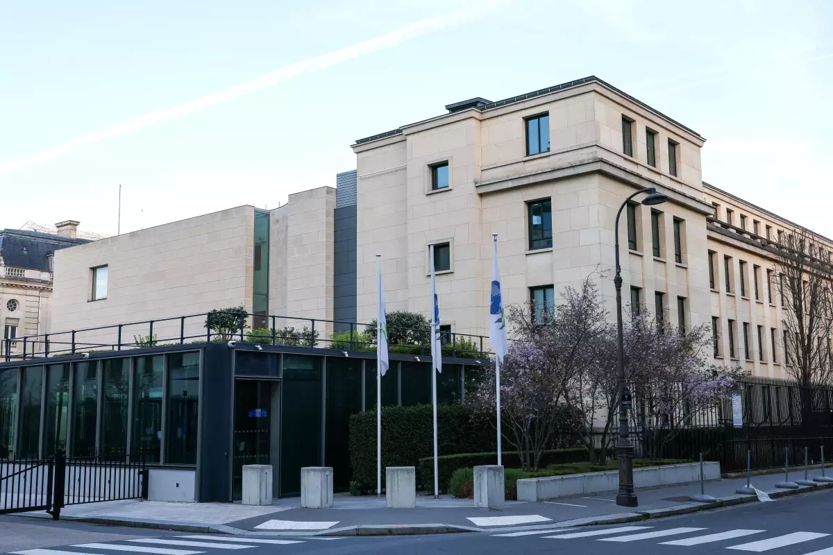 Çin ve ABD Paris\'te Ekonomi Görüşmeleri Yaptı