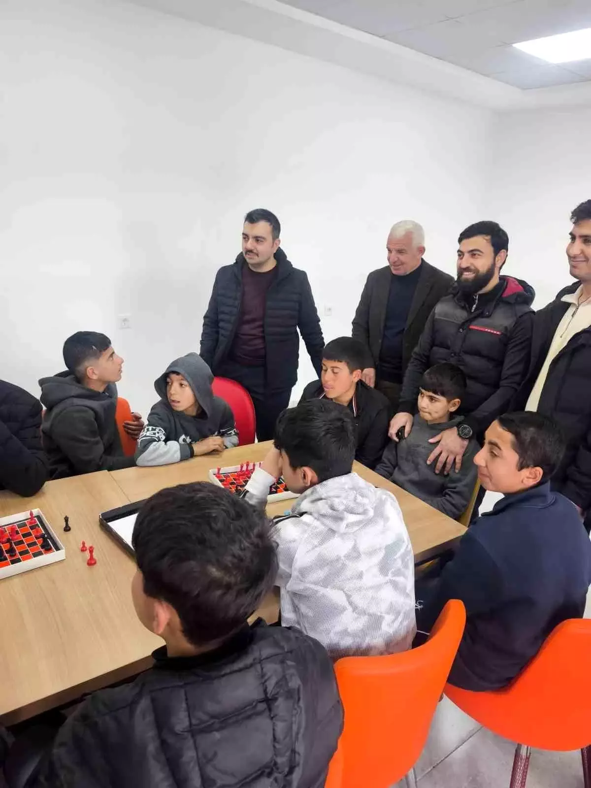 Dicle Kaymakamı, Genç Sporcularla Bir Araya Geldi