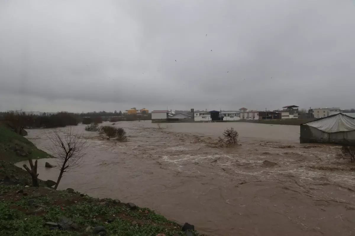 Diyarbakır\'da Sağanakta Taşkınlar Yaşandı