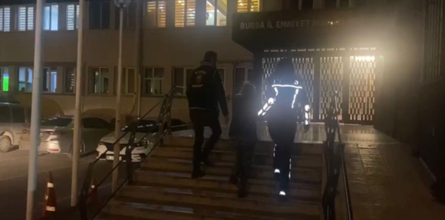 Esaretten kurtarılan çocuk 7 yıl sonra annesiyle kavuştu ama gerçeği bilmiyor! Yıllarca bu yalanla büyütmüşler