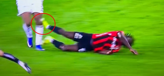 Gençlerbirliği, Beşiktaş karşısında 10 kişi kaldı