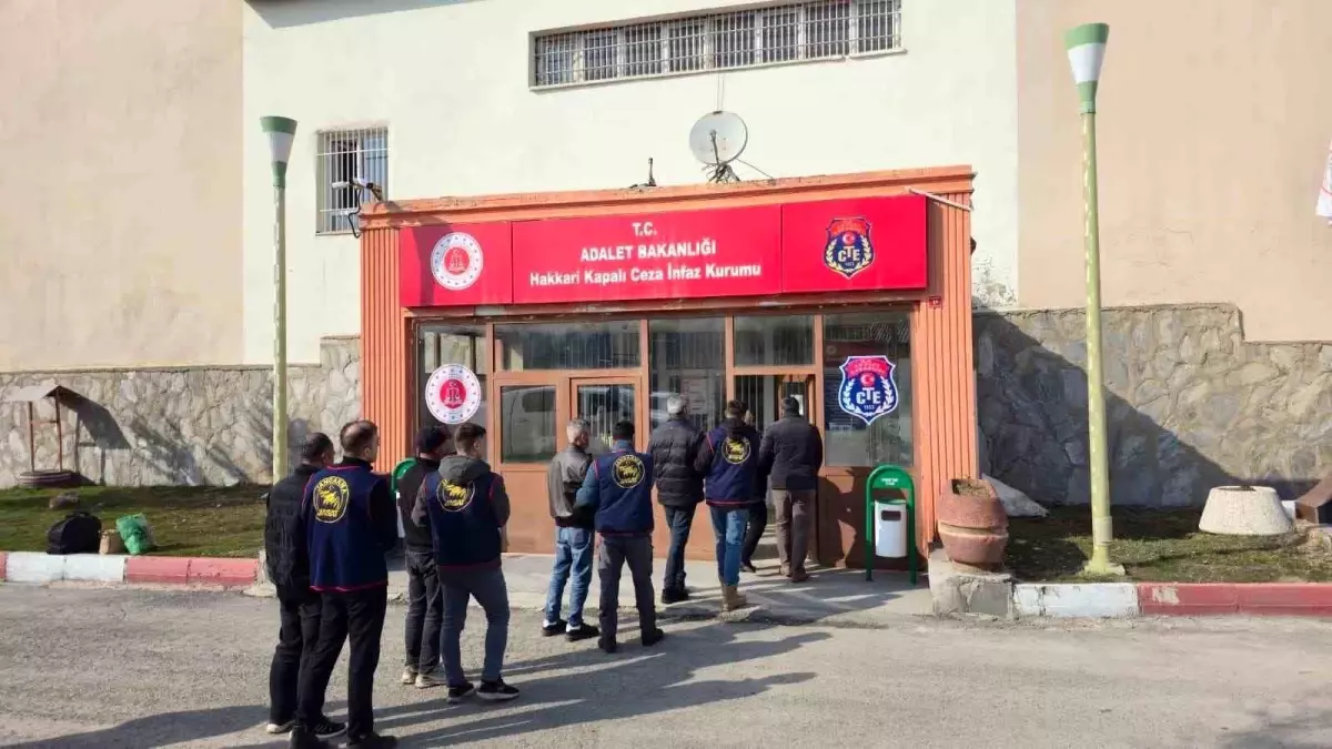 Hakkari\'de 5 Cinayet Zanlısı Tutuklandı