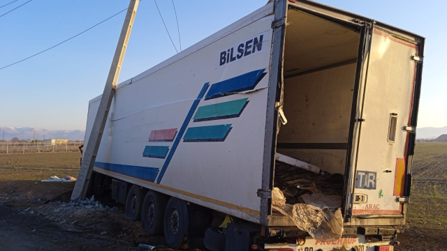 Hataylı şoför hayatını kaybetmişti! İsrail füzesinin vurduğu tır böyle görüntülendi Hataylı şoför hayatını kaybetmişti! İsrail füzesinin vurduğu tır böyle görüntülendi