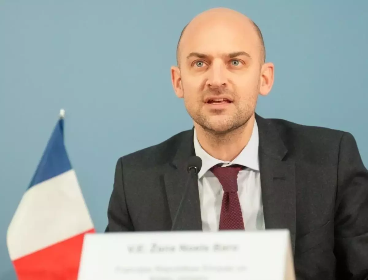 İran ve Fransa Dışişleri Bakanları Görüştü