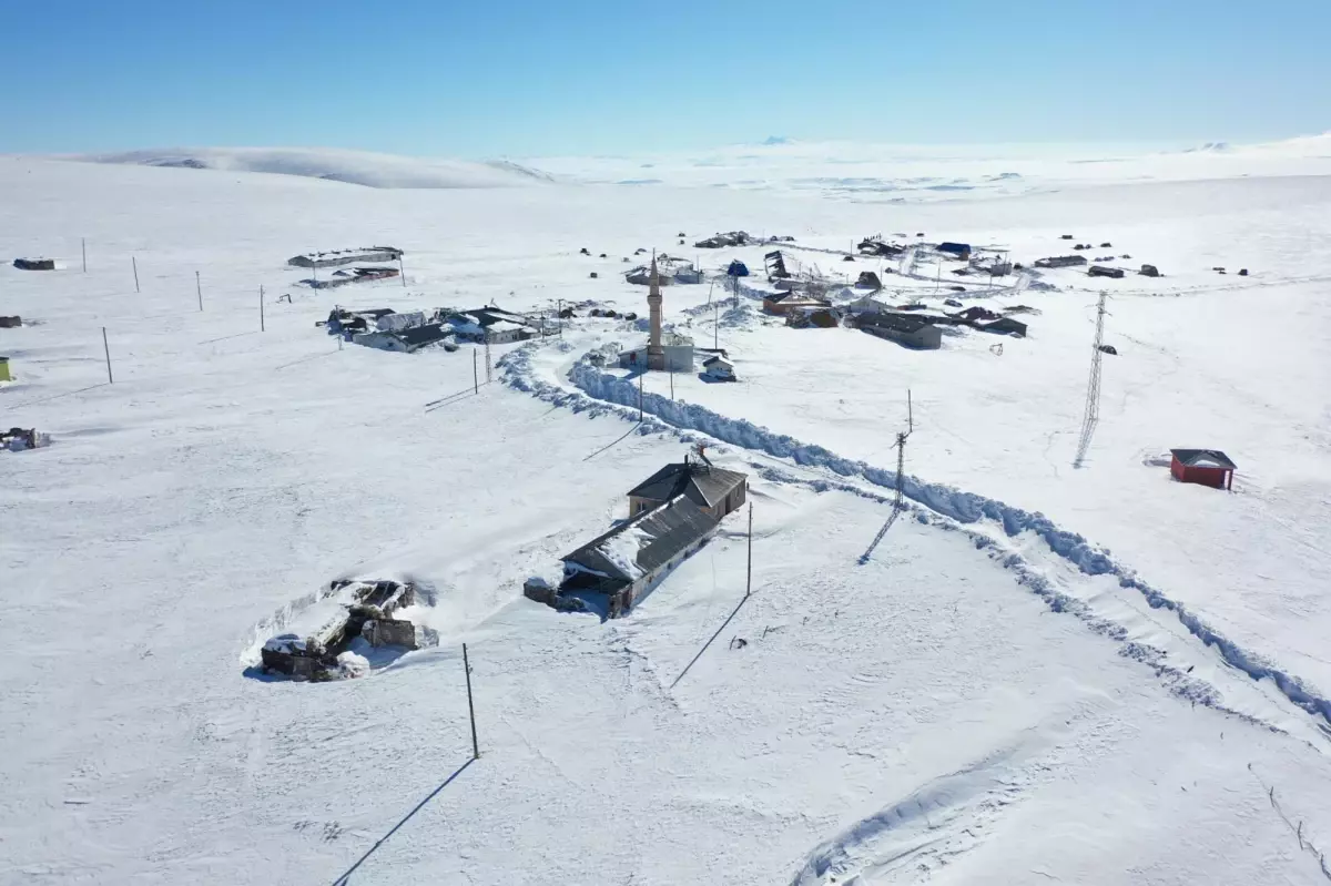 Kars\'ta Yoğun Yağış ve Kar Manzaraları