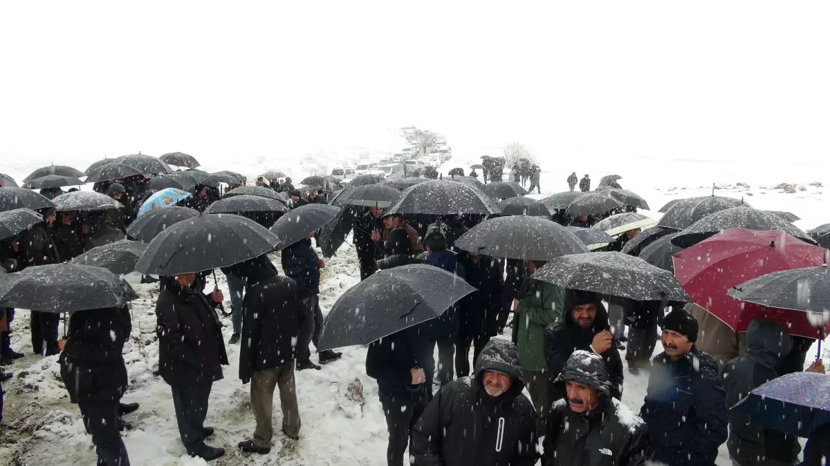 Tatvan\'da Feci Kaza: 3 Kişi Hayatını Kaybetti