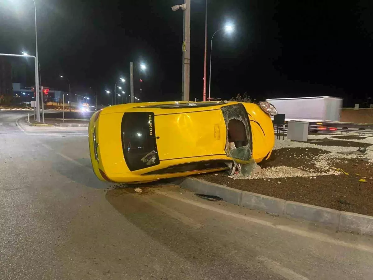 Afyonkarahisar\'da Taksi Kazası