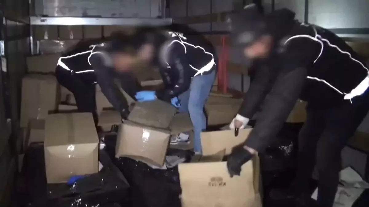 Küçükçekmece\'de Uyuşturucu Operasyonu