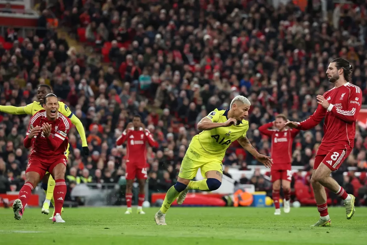 Liverpool, Galatasaray maçı öncesi son dakikada takıldı