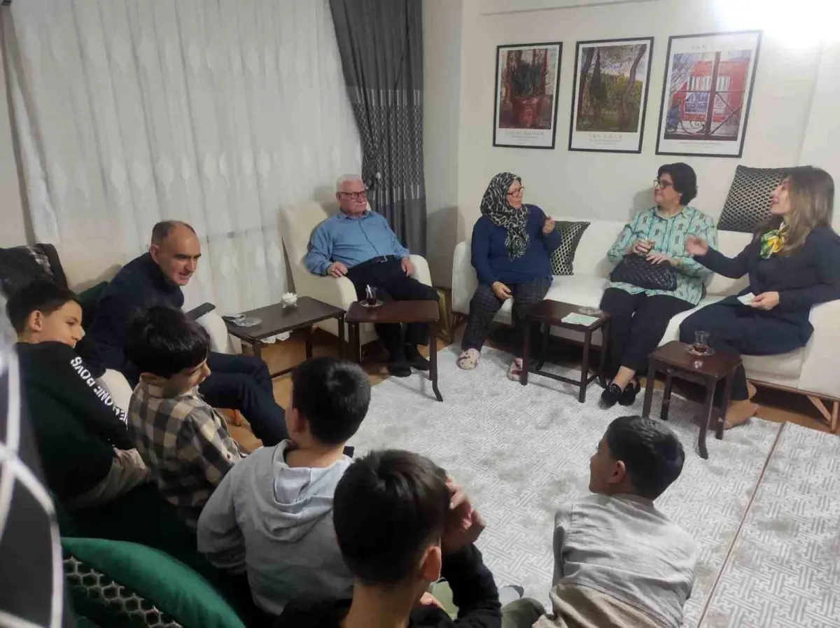 Şehit ailesi ile devlet korumasındaki çocuklar aynı sofrada buluştu