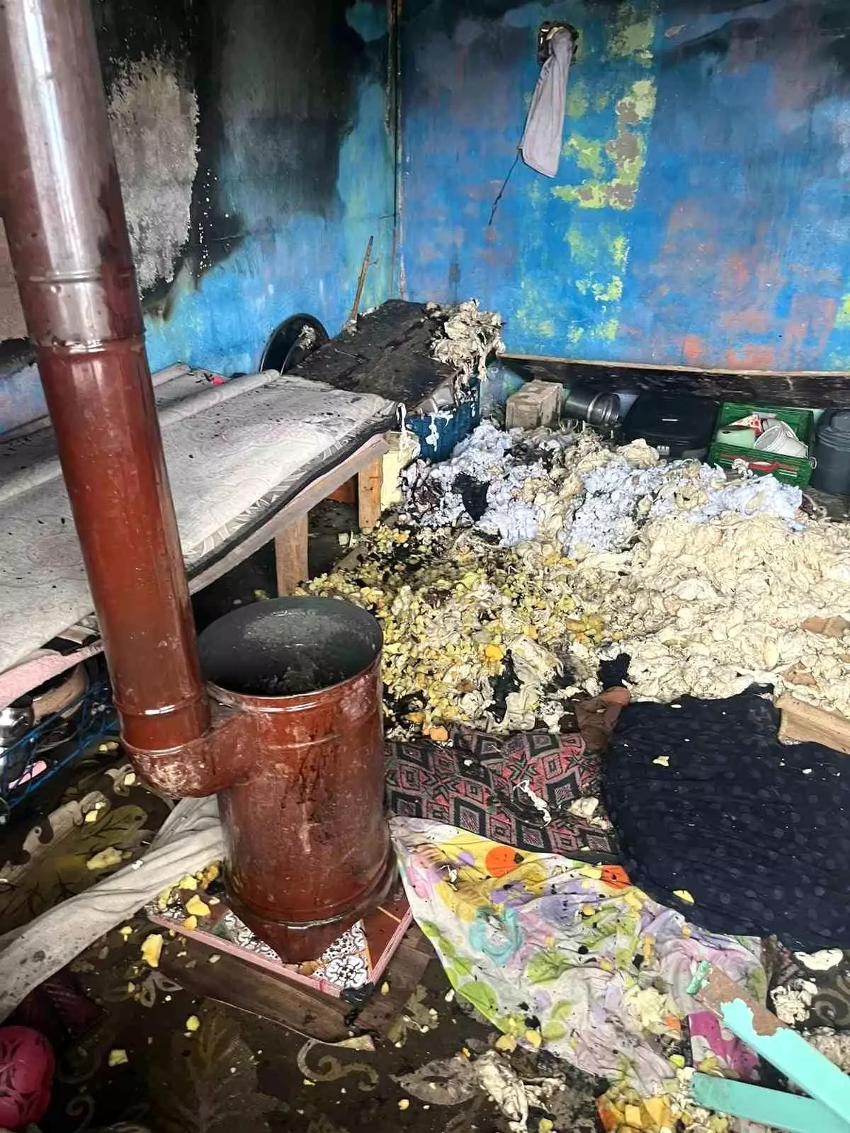 Düziçi\'nde Yangın: Ev ve Çadır Zarar Gördü