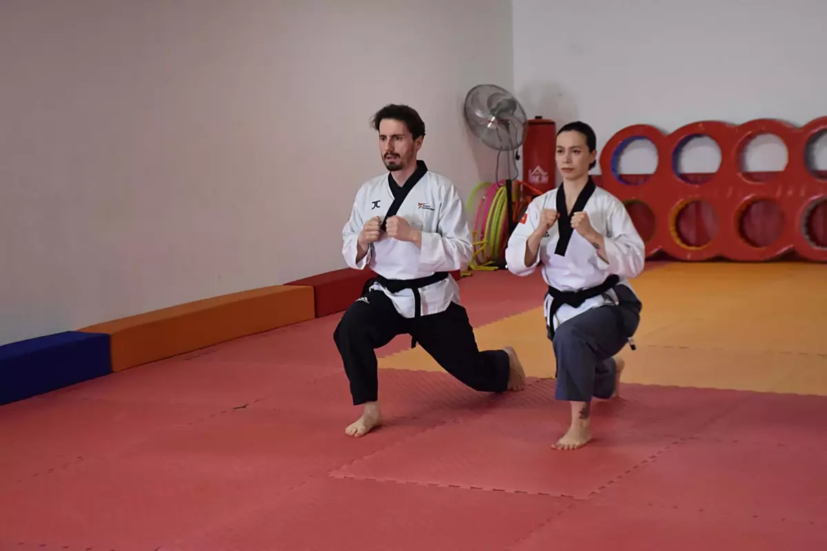 İzmirli Öğretmen Tekvandoda Altın Madalya Kazandı