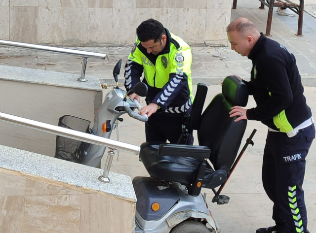 Türk polisi yaptığı hareketle gönülleri fethetti