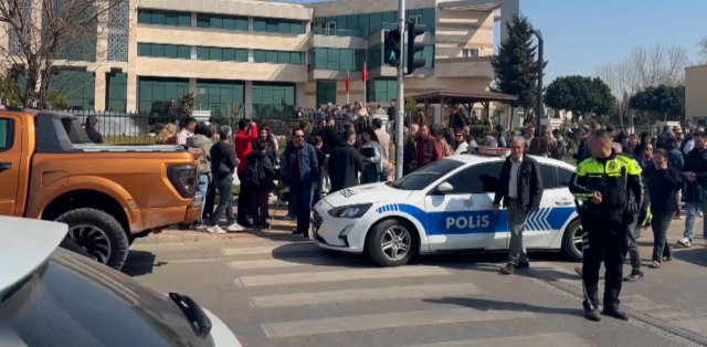 Antalya'da kaymakamlık binasında silah sesleri Antalya'da kaymakamlık binasında silah sesleri