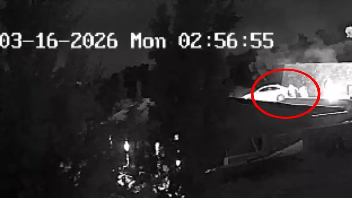 Arkadaşlarla Sohbet Eden Genç Düşerek Yaralandı