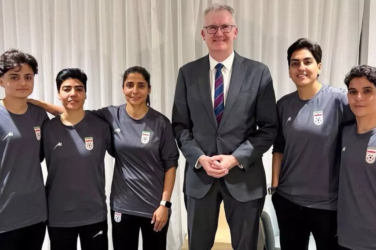 Avustralya\'ya iltica etmek isteyen İranlı kadın futbolculardan olay karar