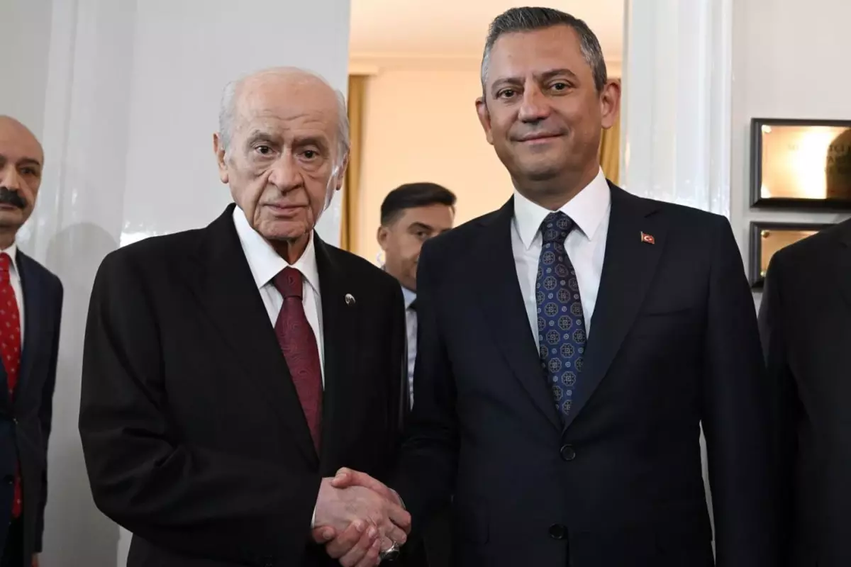 Bahçeli\'den Özgür Özel\'e sürpriz telefon