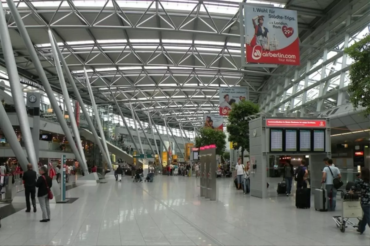 Berlin Brandenburg Havalimanı\'nda grev nedeniyle tüm uçuşlar durdurulacak