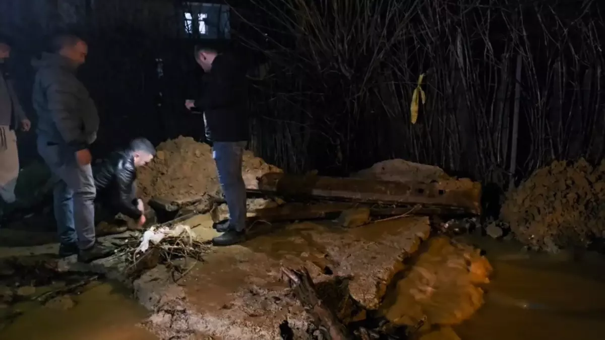 Bingöl\'de Sağanak Suları Keçileri Mahsur Etti