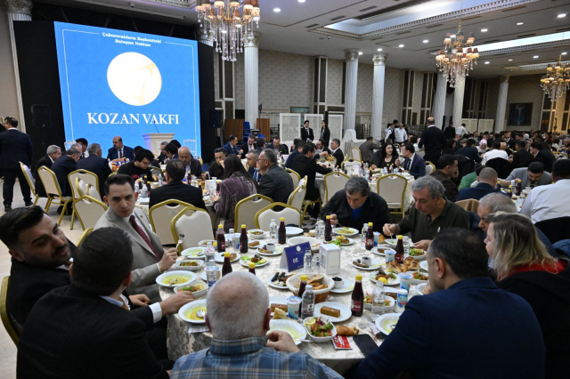 Çukurovalılar Ankara'da Kozan Vakfı iftarında buluştu: 1200 kişi katıldı Çukurovalılar Ankara'da Kozan Vakfı iftarında buluştu: 1200 kişi katıldı