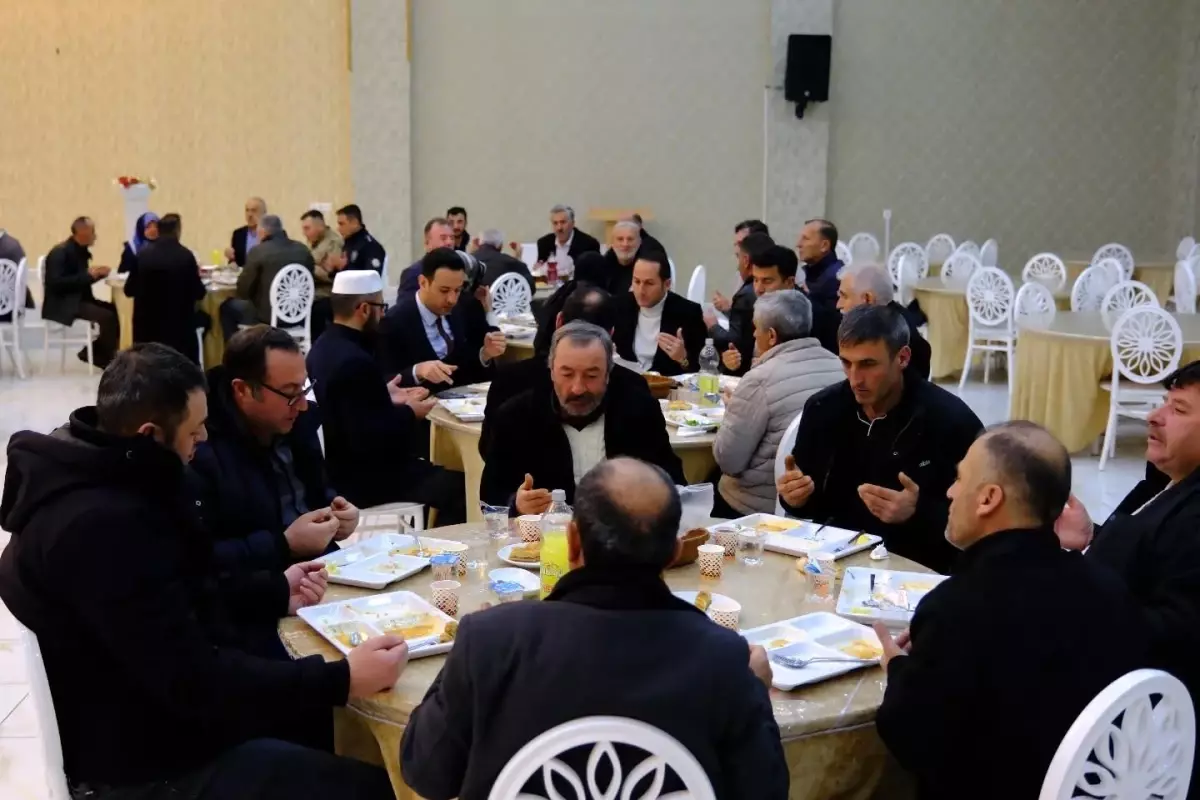 Demirözü\'nde şehit aileleri ve gaziler onuruna iftar programı düzenlendi