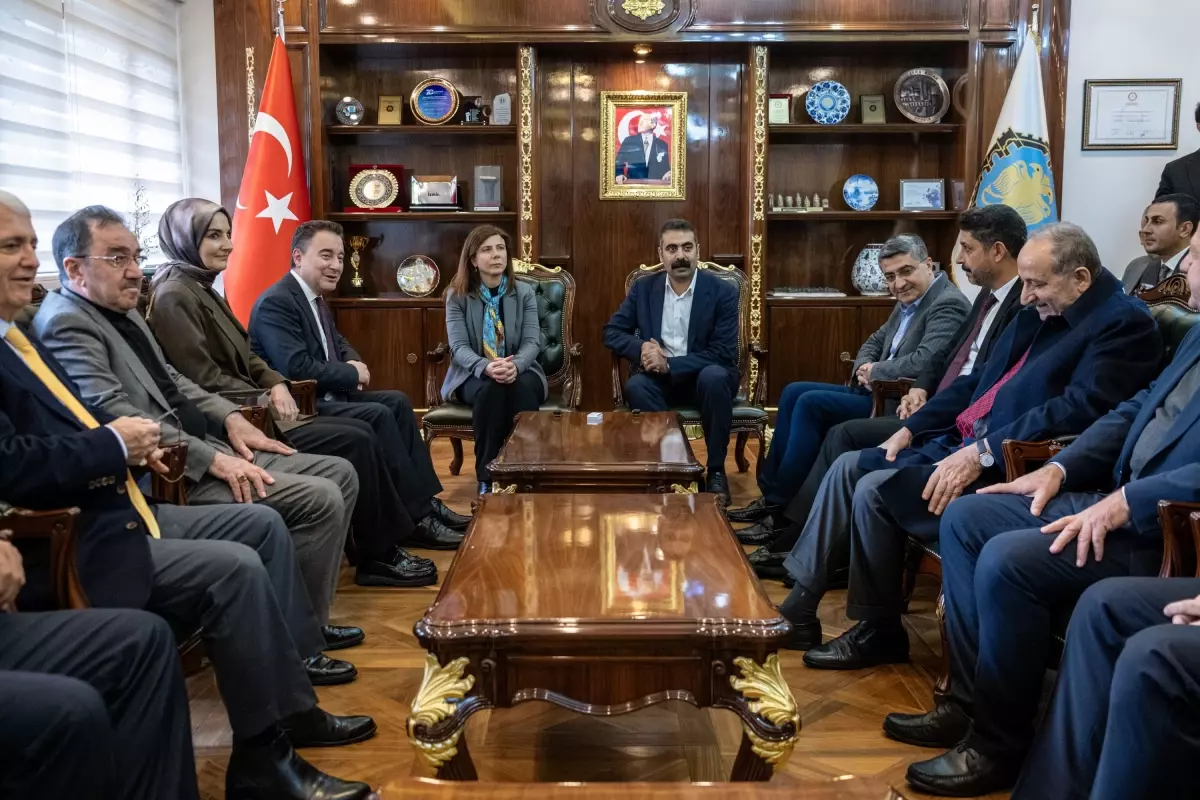 Ali Babacan Diyarbakır\'da Temaslarda Bulundu