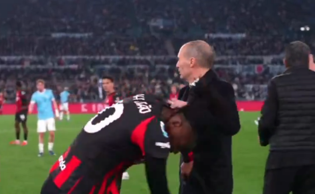 Dünya devinde kaos! Yıldız isim hocasıyla tartıştı, Galatasaray taraftarı harekete geçti