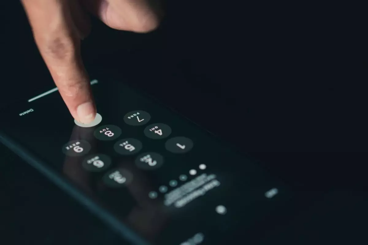 Hackerların tuzağına düşen ismin CV\'si dünyayı şaşkına çevirdi