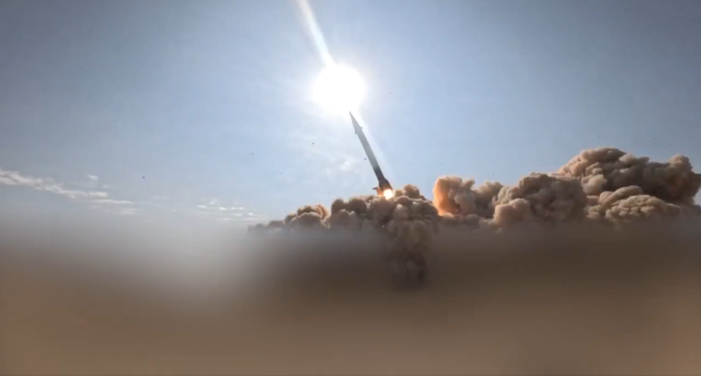 İran, Siccil balistik füzesini savaşta ilk kez kullandı! İşte o görüntüler İran, Siccil balistik füzesini savaşta ilk kez kullandı! İşte o görüntüler