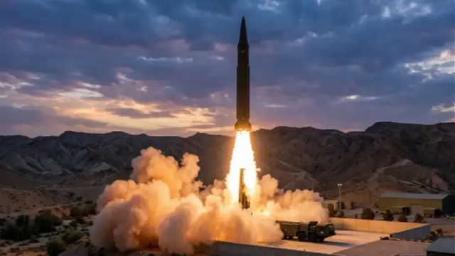 İran, Siccil balistik füzesini savaşta ilk kez kullandı! İşte o görüntüler İran, Siccil balistik füzesini savaşta ilk kez kullandı! İşte o görüntüler