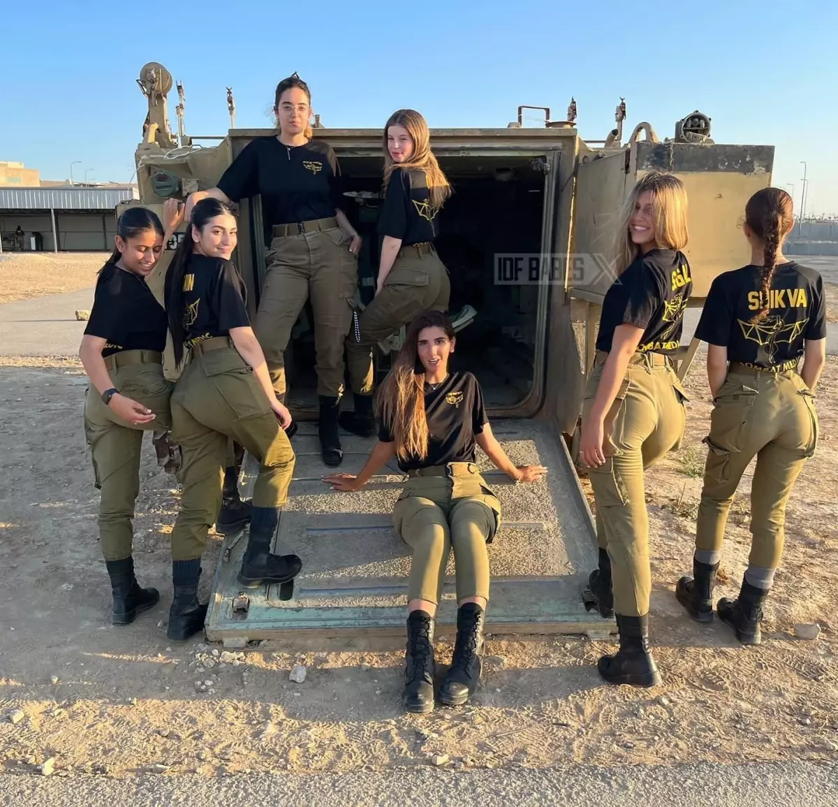 İsrailli kadın askerlerden olay paylaşım