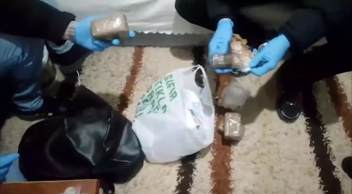 İstanbul\'da Uyuşturucu Operasyonu: 10 Şüpheli Yakalandı