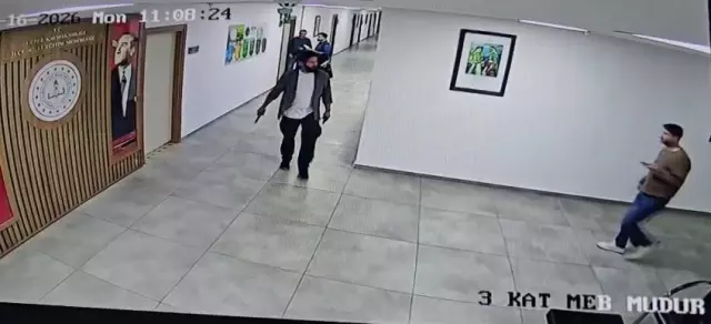 Kaymakamlığa saldırganı teslim oldu! İki silahla binaya girmiş