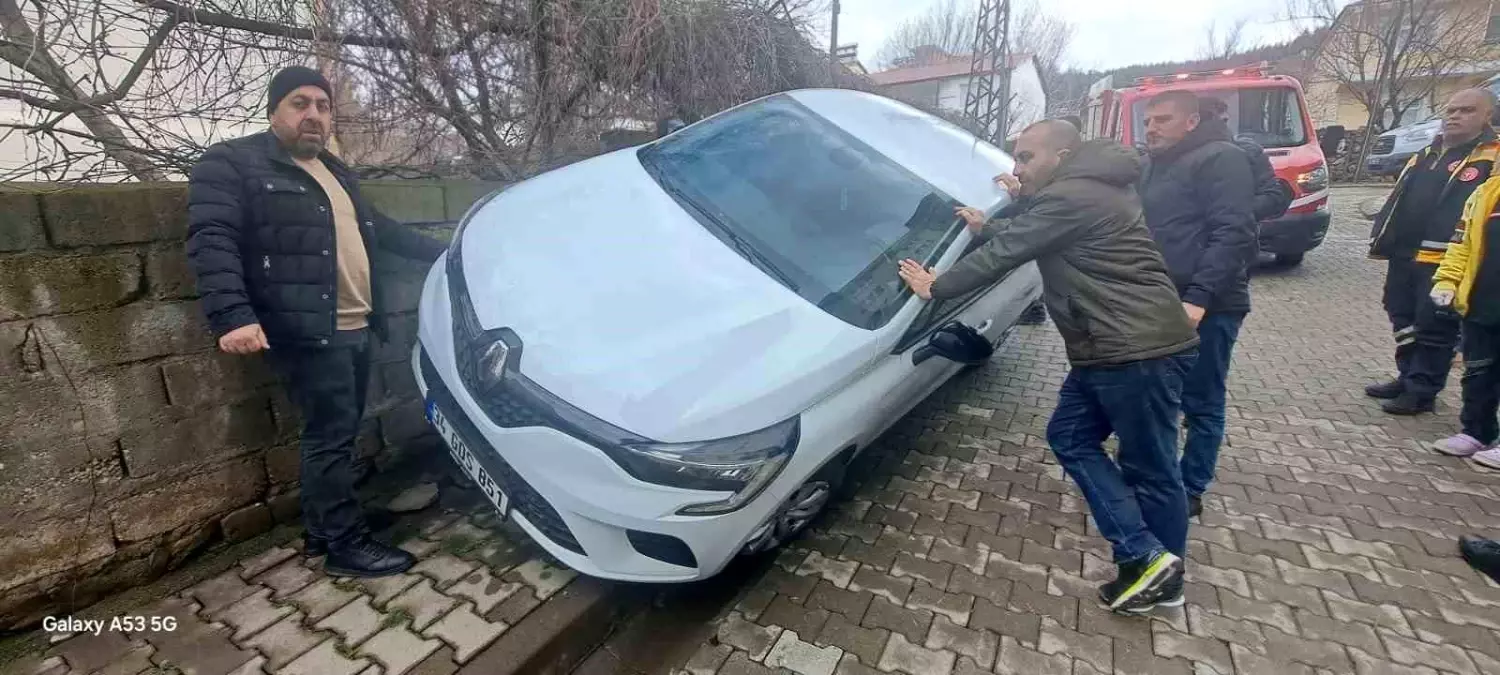 Bingöl\'de Kaza: İki Kişi Yaralandı