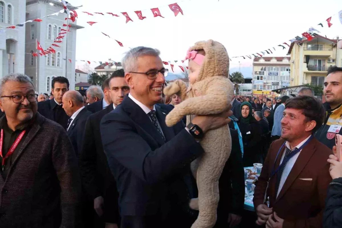 Sağlık Bakanı Memişoğlu: "Cumhurbaşkanımız Recep Tayyip Erdoğan\'ın liderliğinde gece gündüz demeden halkımıza hizmet etmeye çalışıyoruz"