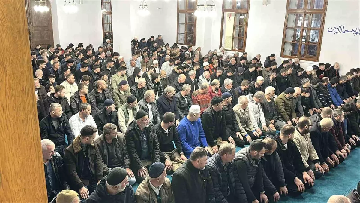 Kadir Gecesi\'nde Camiler Doldu Taştı