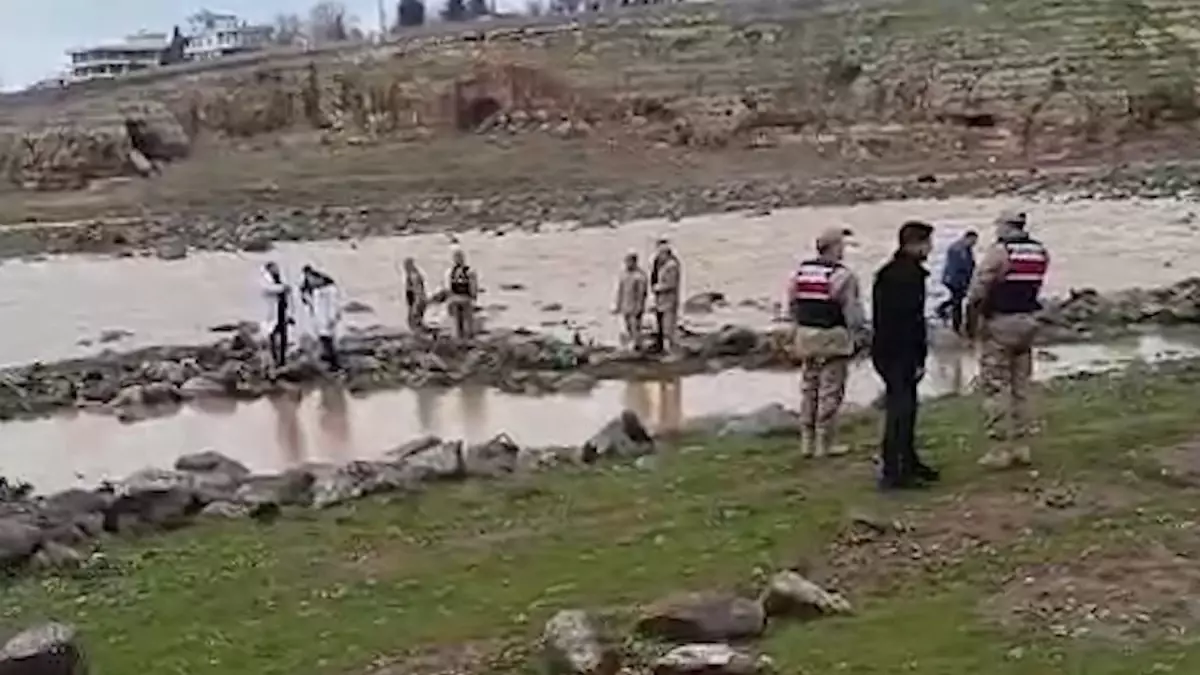 Viranşehir\'de Dere Kenarında Erkek Cesedi Bulundu