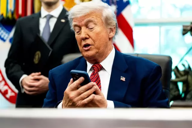 Trump’ın cep telefonu numarası sızdırıldı, Beyaz Saray alarma geçti