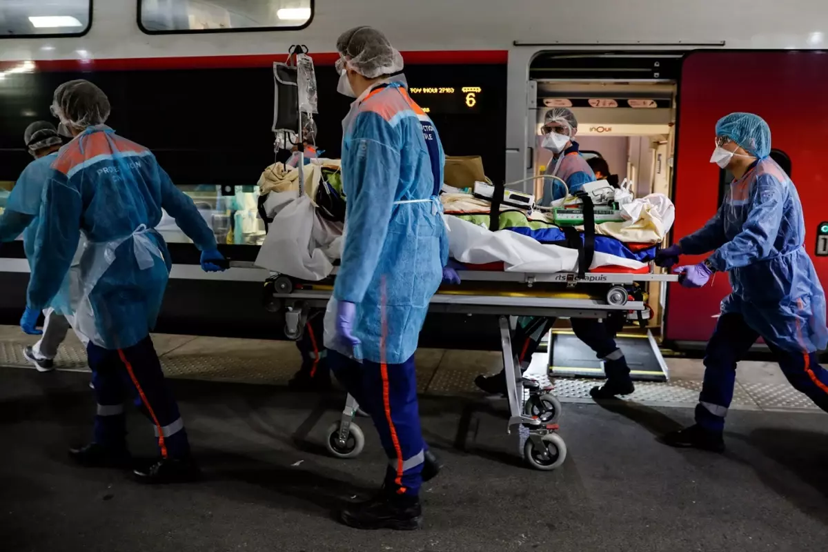 Üniversitede salgın paniği! 2 kişi öldü, 11 kişi hastanede, 30 bin kişiyle iletişime geçildi