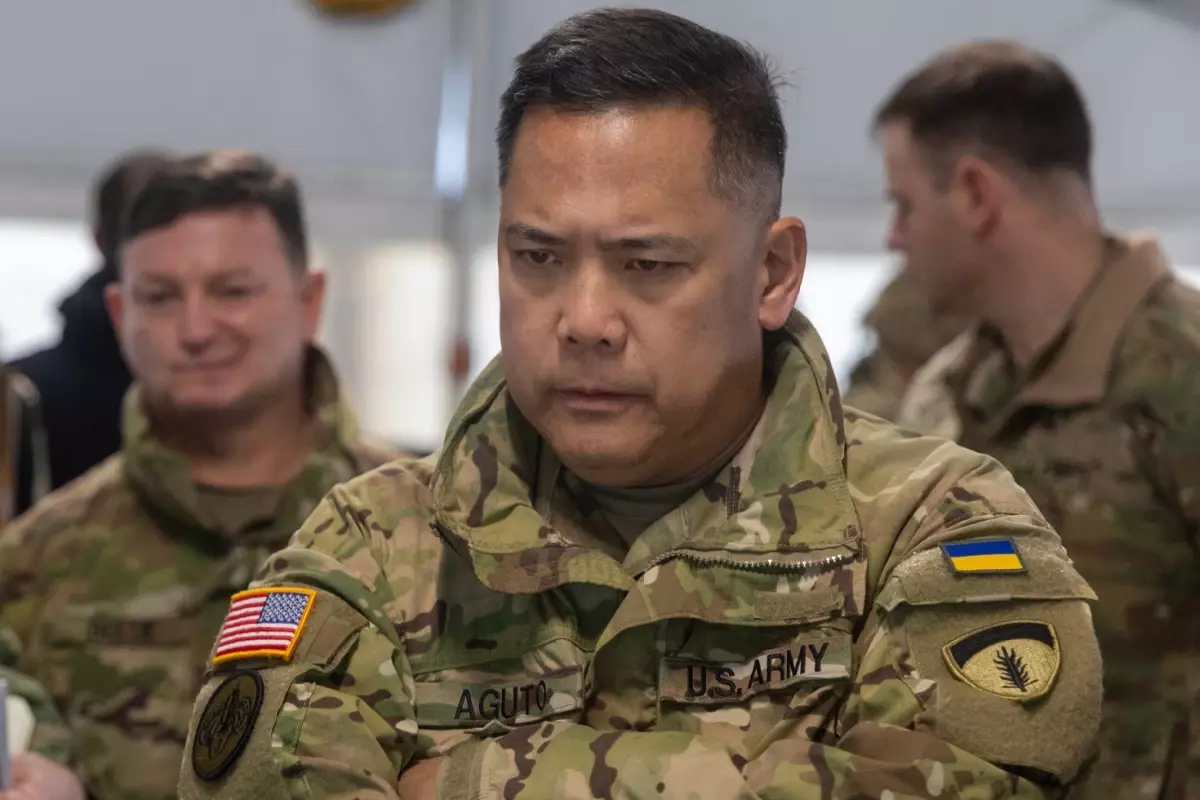 ABD\'li general alkolü fazla kaçırıp gizli belgeleri trende kaybetti