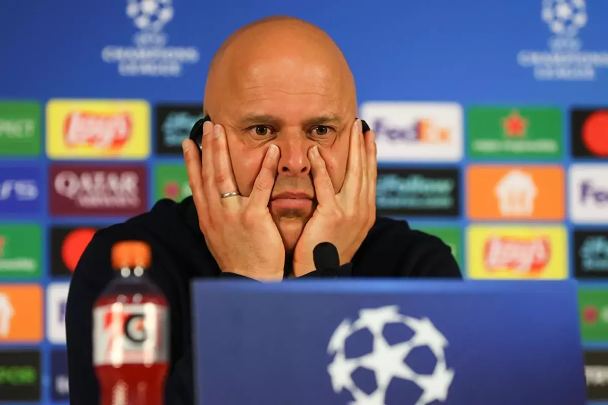 Arne Slot\'un kaderi 90 dakikaya bağlı