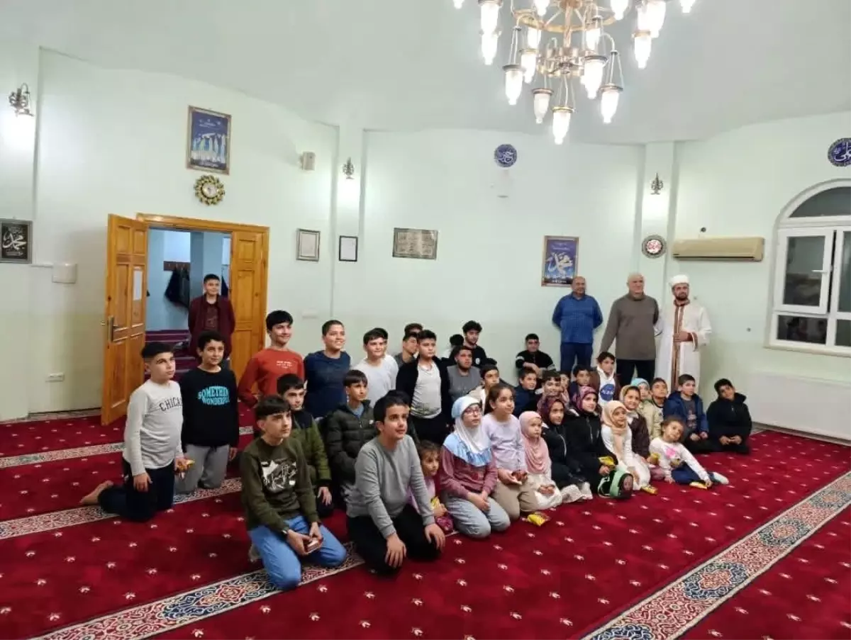 Çüngüş\'te Kadir Gecesi Coşkusu