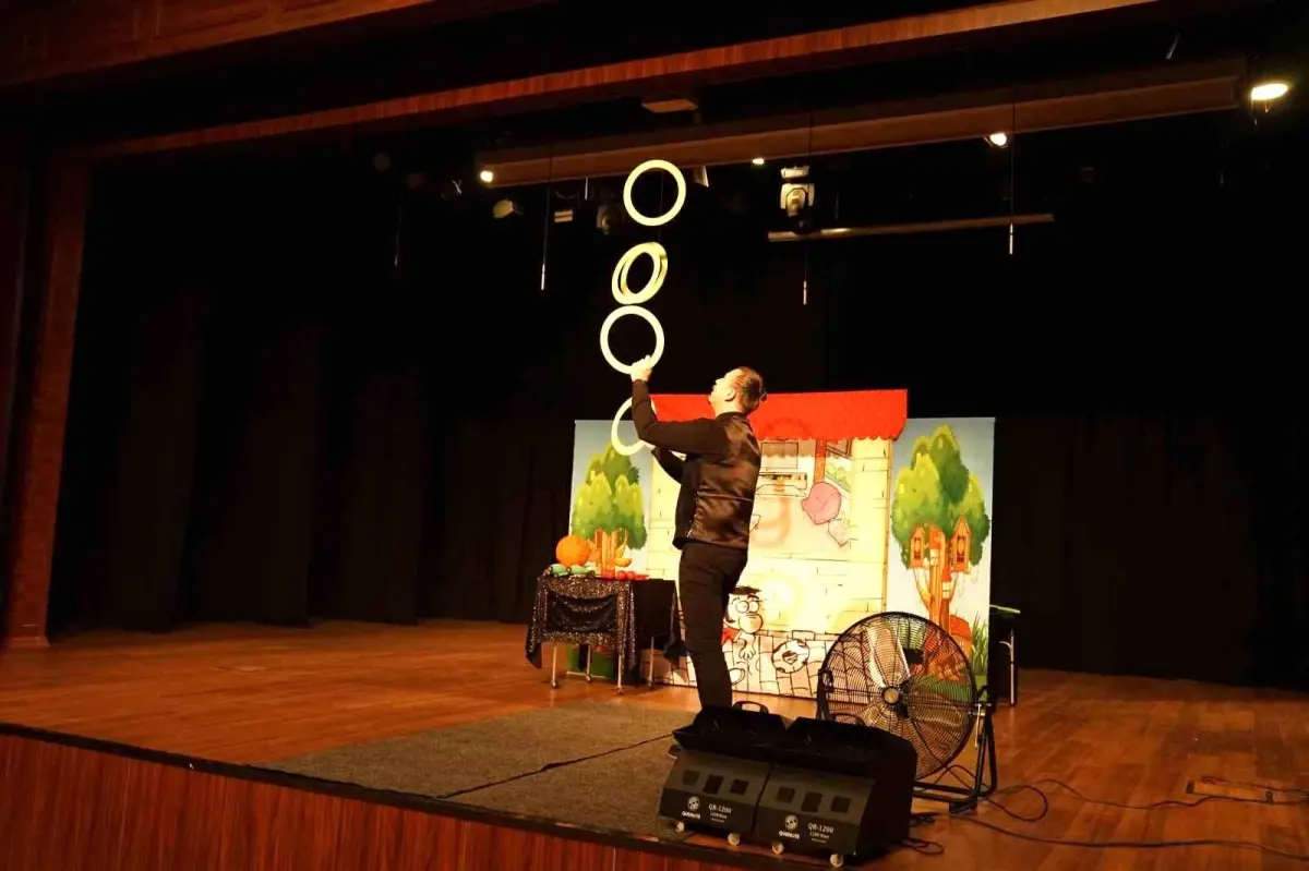 Esenyurt\'ta ara tatil şenliği coşkusu: Çocuklar doyasıya eğlendi