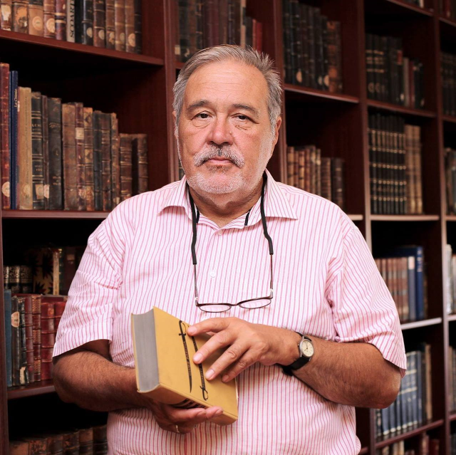 İlber Ortaylı'nın kabrine ana vatan toprağı döküldü