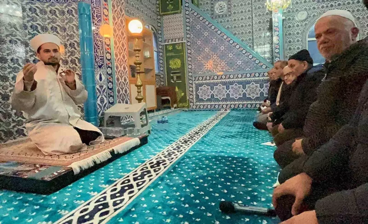 İmamın cemaate telefon tepkisi: Kimisinde \'Bartın çiftetellisi\', kimisinde \'Azdavaylı Safiye\' çalıyor