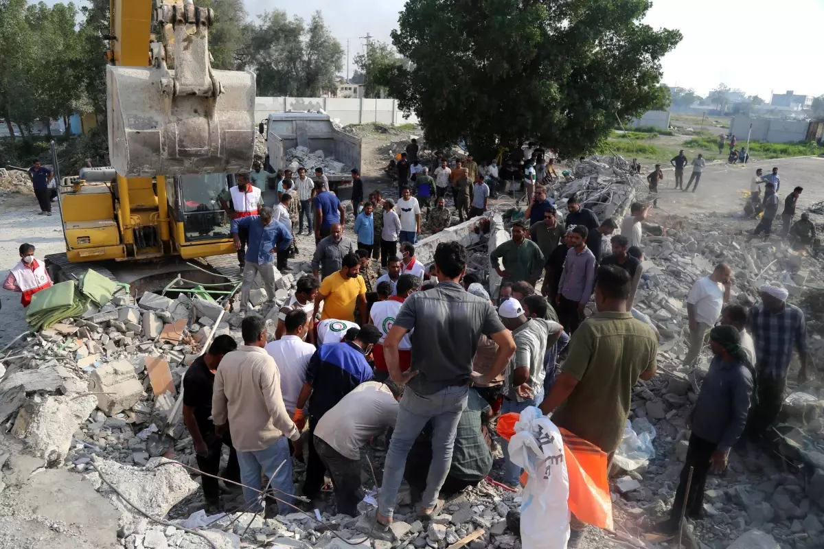 İran\'da Saldırılarda 226 Kadın ve 204 Çocuk Hayatını Kaybetti