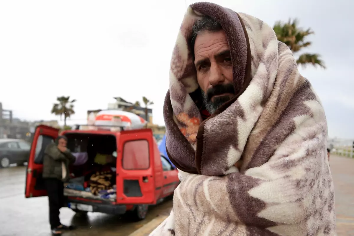 Lübnan\'da Saldırıların Can Kaybı 886\'ya Ulaştı