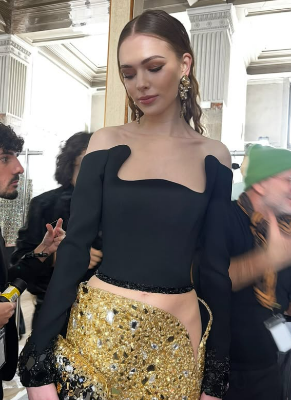 Milli yıldızımızın model sevgilisine beğeni yağıyor